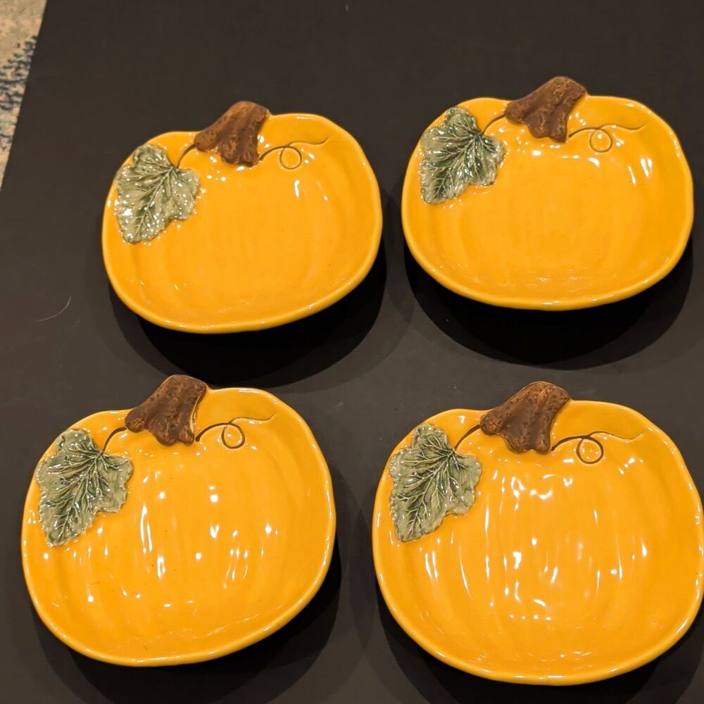 Williams Sonoma Ceramic Pumpkin Shaped App/Dessert Set of 4, "Harvest Fall" 7in